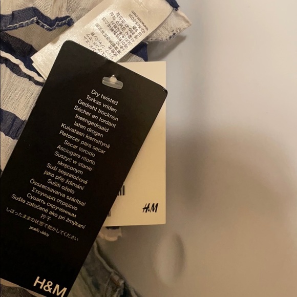 H&M Fashion Scarf - Picture 3 of 4